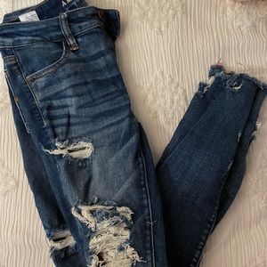 Ripped, High Waisted, Dark Wash Size 4 American Eagle Jeans